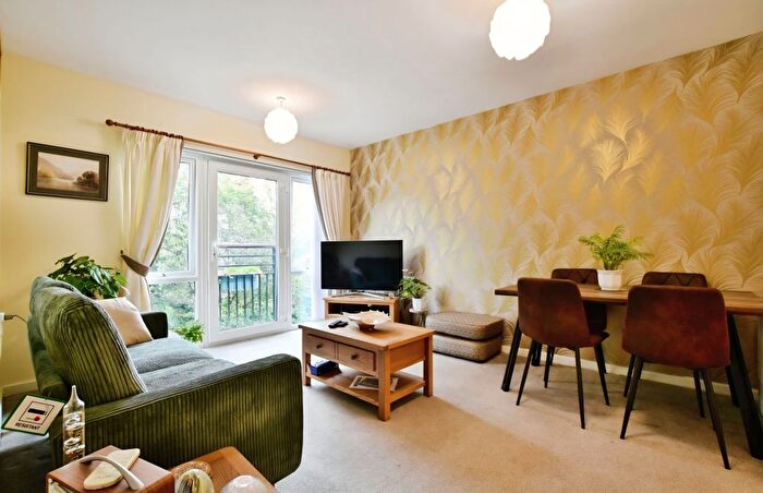 2 Bedroom Flat For Sale In East Road, Middlewich, CW10