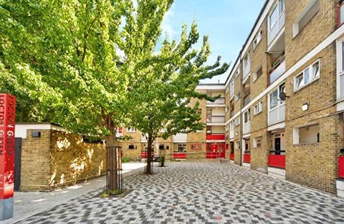 3 Bedroom Maisonette For Sale In Locton Green, Ruston Street, London, E3