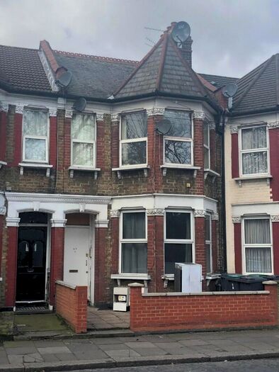 2 Bedroom Flat To Rent In Belmont Road, London, N17