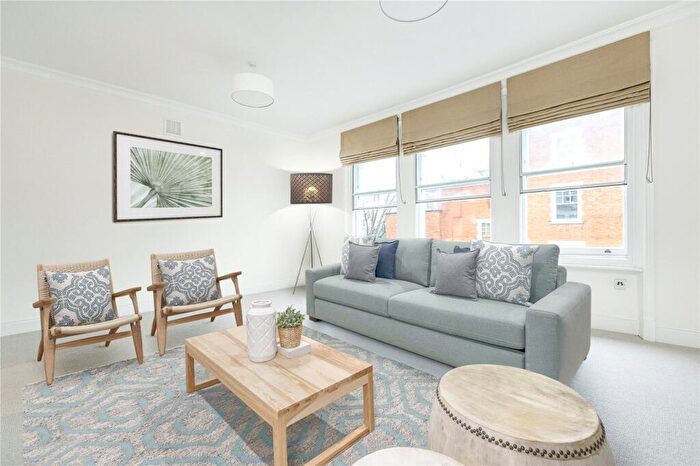 2 Bedroom Flat To Rent In Fulham Road, Chelsea, SW10
