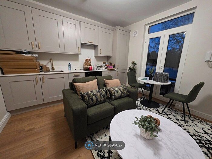 1 Bedroom Flat To Rent In Lorne Street, Reading, RG1