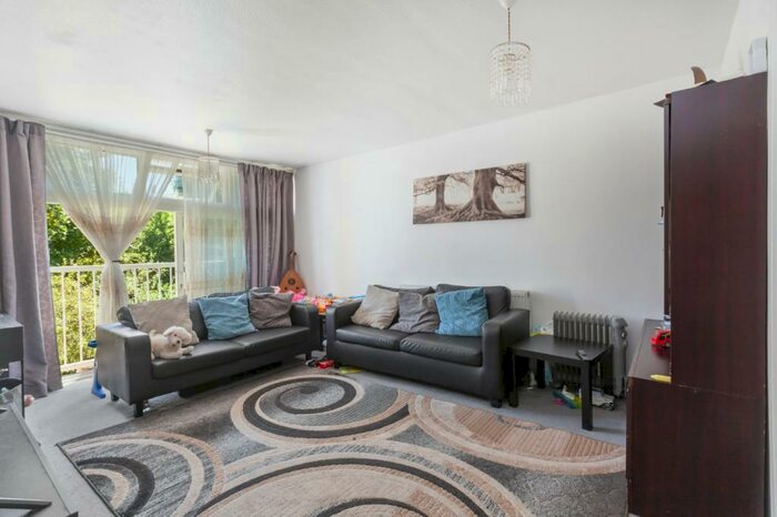 1 Bedroom Apartment To Rent In Merridene, London, N21