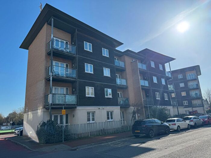 1 Bedroom Flat For Sale In Flat Heol Staughton, Cardiff, CF10