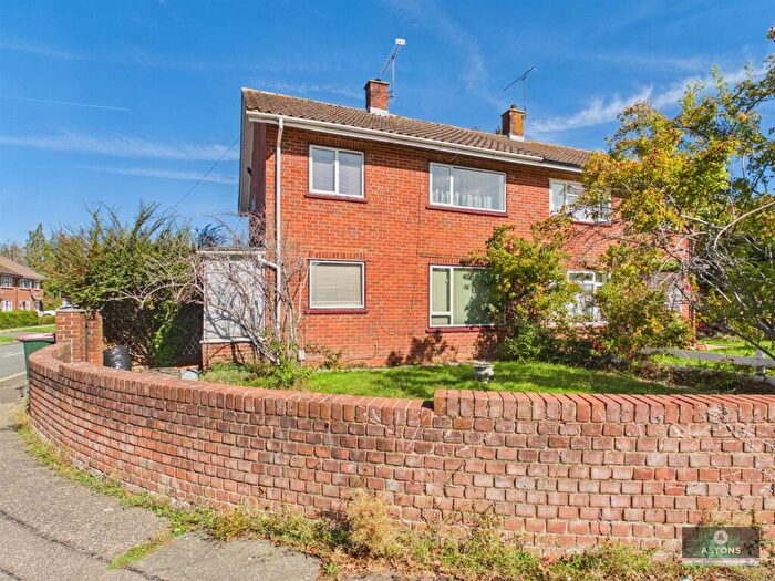 3 Bedroom Semi-Detached House For Sale In Forge Lane, Three Bridges, RH10