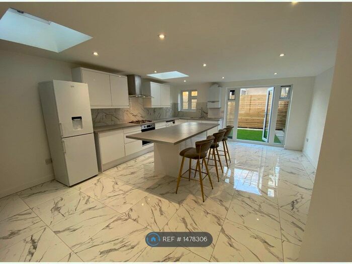 6 Bedroom Terraced House To Rent In Waghorn Street, London, SE15