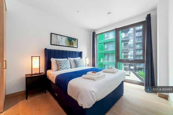 2 Bedroom Flat To Rent In Viaduct Gardens, London, SW11