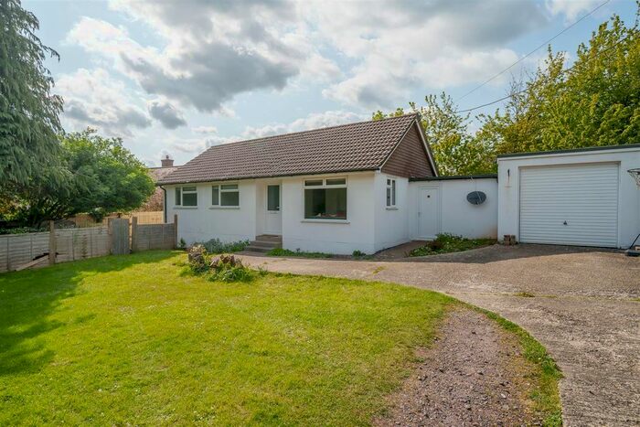 3 Bedroom Detached Bungalow For Sale In London Row, Piddlehinton, Dorchester, DT2