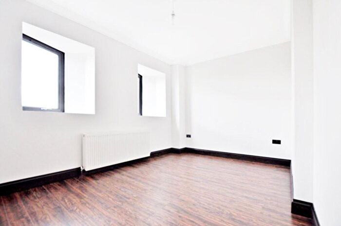 1 Bedroom Flat To Rent In Mare Street, London, E8