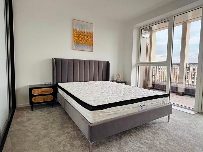 1 Bedroom Flat To Rent In Wheatstone Gardens, London, W10