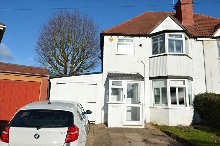 3 Bedroom Semi-Detached House To Rent In Bradnock Close, Birmingham, West Midlands, B13