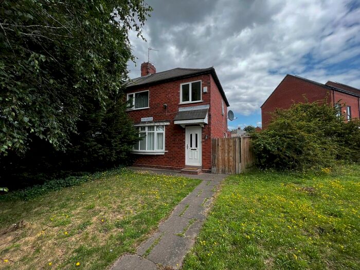 3 Bedroom Semi-Detached House To Rent In Fifth Avenue, Low Hill, Wolverhampton, WV10