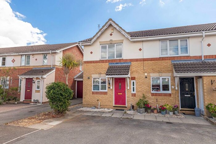 2 Bedroom Terraced House For Sale In Molyns Mews, Cippenham, SL1