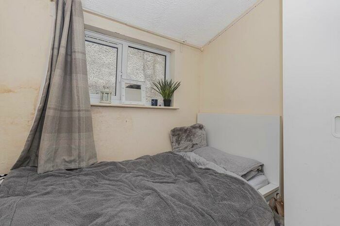 3 Bedroom Terraced House For Sale In Gerrish Avenue, Bristol, BS5