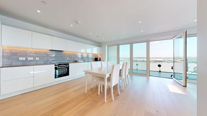 3 Bedroom Flat To Rent In Carrick House, Royal Wharf, Docklands, London, E16