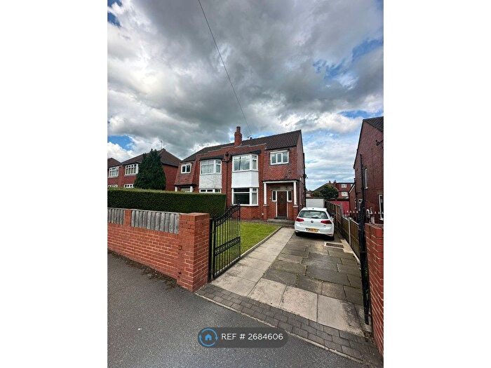 3 Bedroom Semi-Detached House To Rent In Ring Road, Leeds, LS15