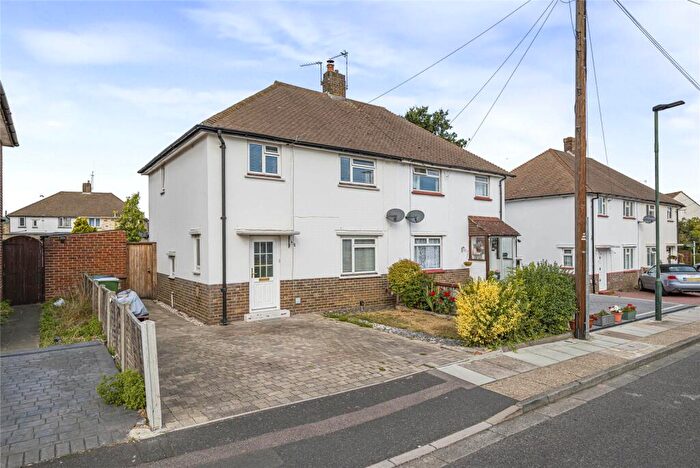 3 Bedroom Semi Detached House For Sale In Burns Close, Welling, DA16