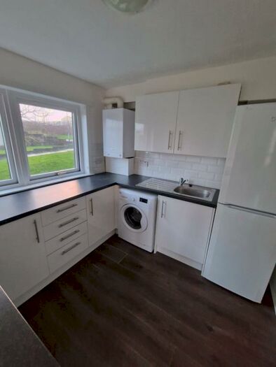2 Bedroom Flat To Rent In Arranview Street, Airdrie, ML6