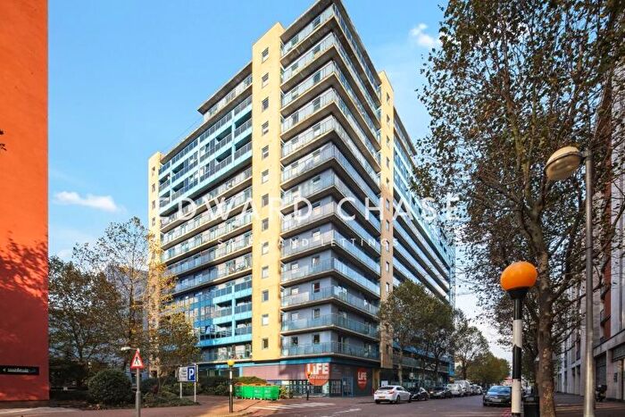 2 Bedroom Flat To Rent In Western Gateway, London, E16