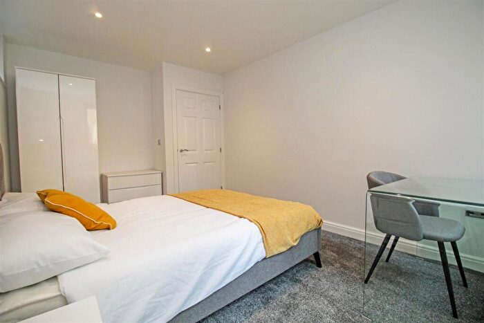 1 Bedroom Apartment To Rent In Coburg House, Burley, Leeds, LS3