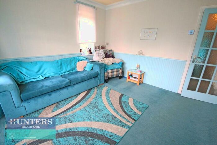 2 Bedroom Semi-Detached Bungalow For Sale In Tyersal Avenue Tyersal, Bradford, West Yorkshire, BD4