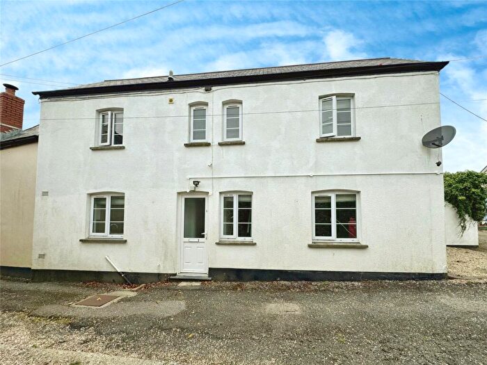 3 Bedroom House To Rent In Bodmin Street, Holsworthy, EX22