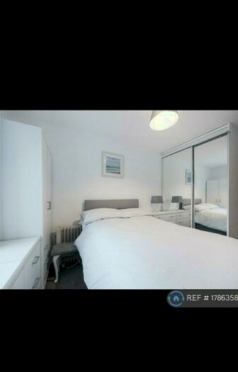 1 Bedroom Flat To Rent In Cantyre House, Glasgow, G3