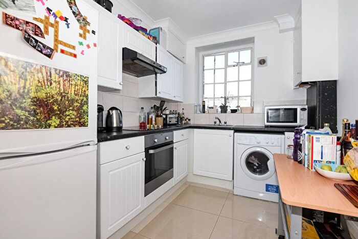 1 Bedroom Flat To Rent In Haslemere Road, London, N8