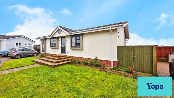 2 Bedroom Mobile/park Home For Sale In Warrant Road, Market Drayton, TF9