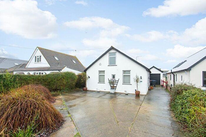 3 Bedroom Detached House For Sale In Maydowns Road, Chestfield, Whitstable, CT5