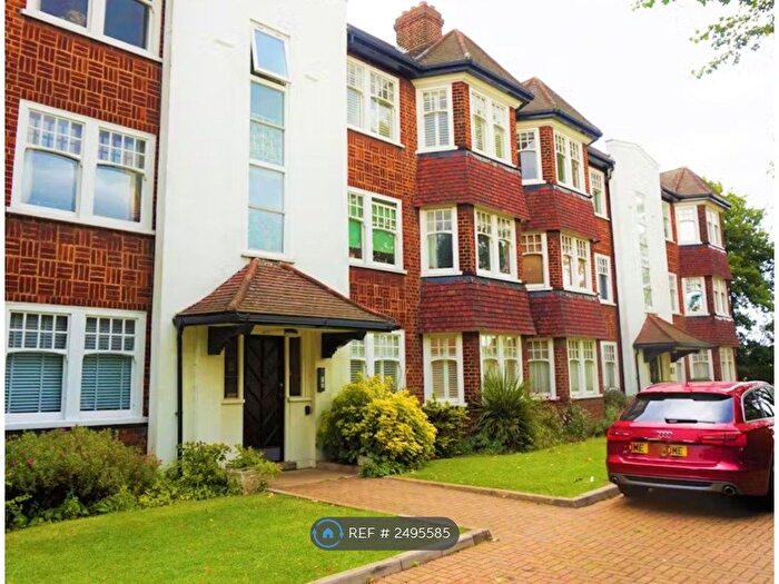 2 Bedroom Flat To Rent In Hainault Court, London, E17