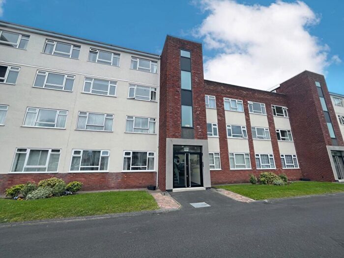 2 Bedroom Apartment To Rent In Weston Court, Burbo Bank Road South, Blundellsands, L23