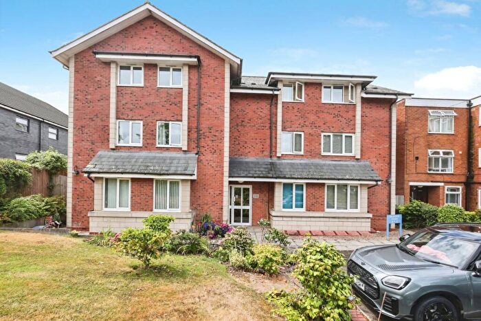 2 Bedroom Flat For Sale In West Heath Road, Northfield, Birmingham, West Midlands, B31