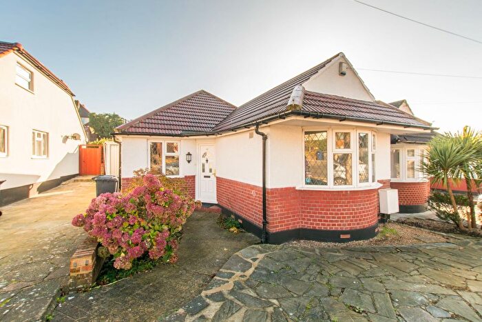 2 Bedroom Bungalow To Rent In Milton Avenue, Barnet, EN5