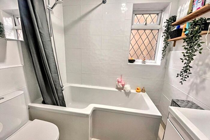 5 Bedroom Detached House For Sale In Bere Regis, BH20