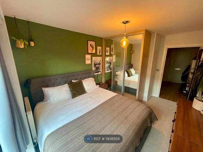 1 Bedroom Flat To Rent In Ordell Road, London, E3