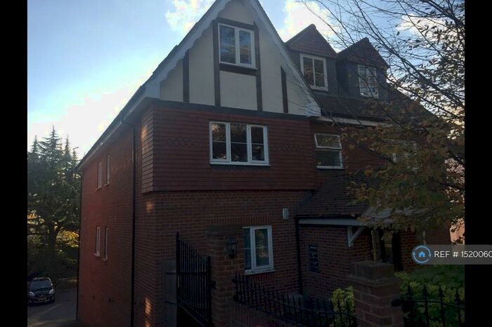 2 Bedroom Flat To Rent In Russell Hill, Purley, CR8