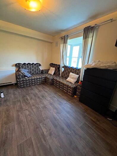 1 Bedroom Flat To Rent In Abbotswood Way, Hayes, UB3