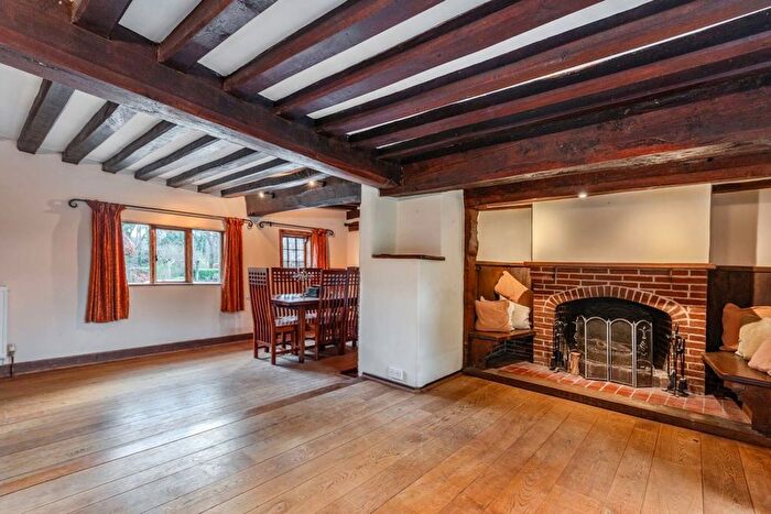 4 Bedroom Property To Rent In Hever, TN8