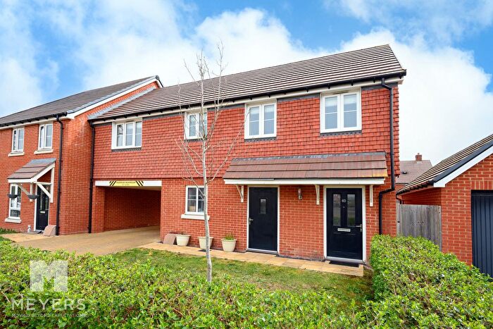 2 Bedroom Maisonette For Sale In Narrowleaf Drive, Ringwood, BH24