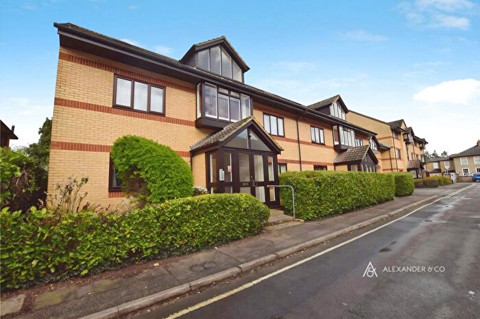 1 Bedroom Flat To Rent In Ambassador Court, Priory Road, Bicester, OX26