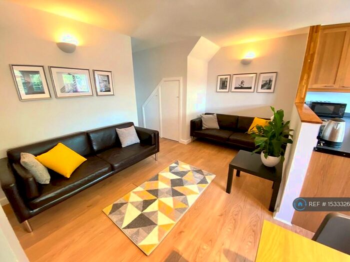 4 Bedroom End Of Terrace House To Rent In Lodge Road, Southampton, SO14