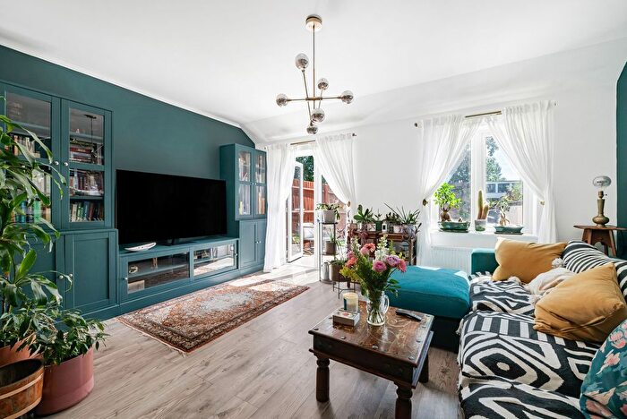 2 Bedroom Terraced House For Sale In Stilwell Close, Orpington, BR5