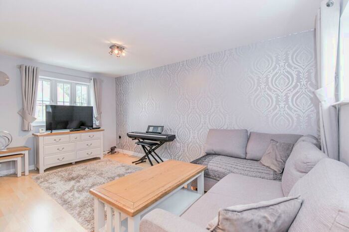 2 Bedroom Apartment To Rent In Robinson Road, Wootton, OX1