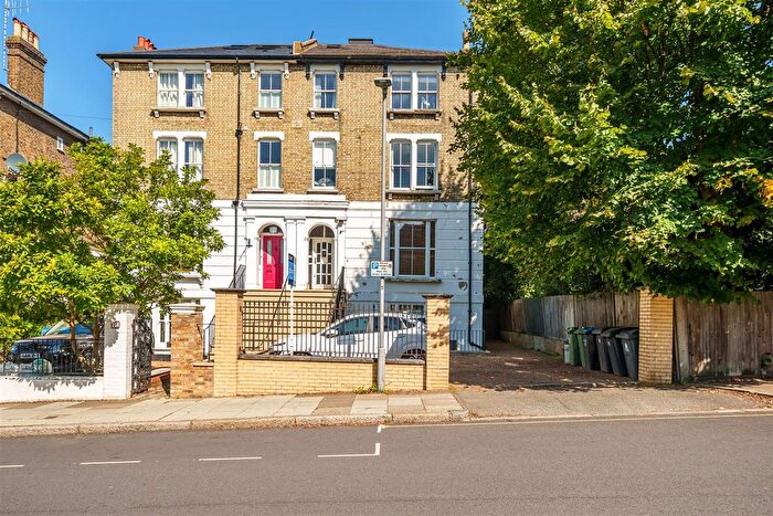 2 Bedroom Flat To Rent In Liverpool Road, Kingston Upon Thames, KT2