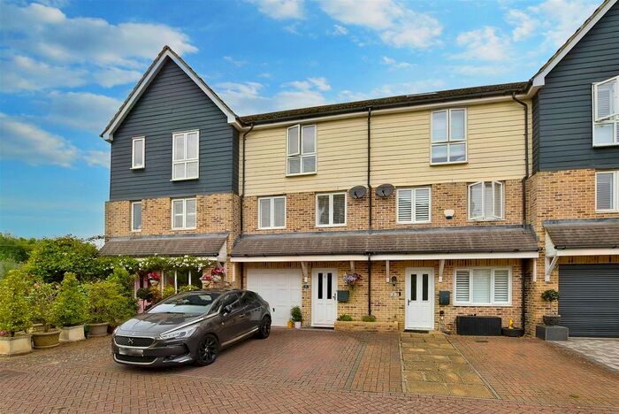 3 Bedroom Mews To Rent In Bridge Place, Aylesford, ME20