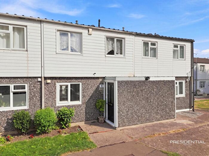 4 Bedroom Terraced House For Sale In Limes Avenue, Chigwell, IG7