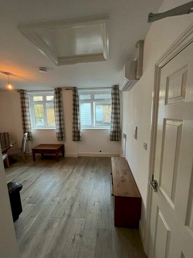 1 Bedroom Flat To Rent In Flat, Lincoln Road, Peterborough, Cambridgeshire, PE1