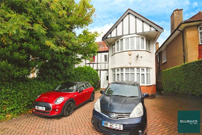 1 Bedroom Apartment To Rent In Golders Green Road, Golders Green, NW11