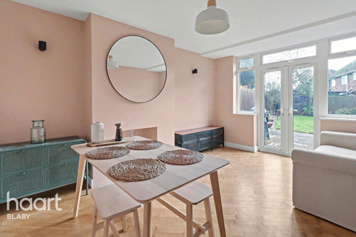 3 Bedroom Semi-Detached House For Sale In Highfield Drive, Wigston, LE18