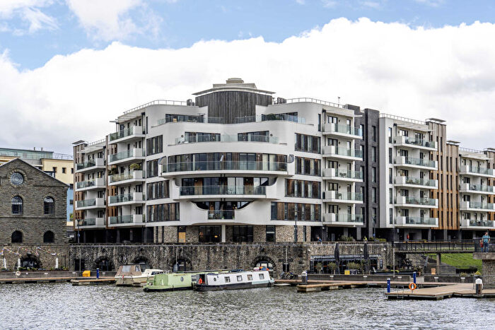 1 Bedroom Flat For Sale In Invicta, Millennium Promenade, Bristol, BS1